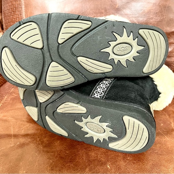 UGG Australia Genuine Suede & Shearling Lined & Trimmed Ankle Boots Size 8 - Picture 7 of 10